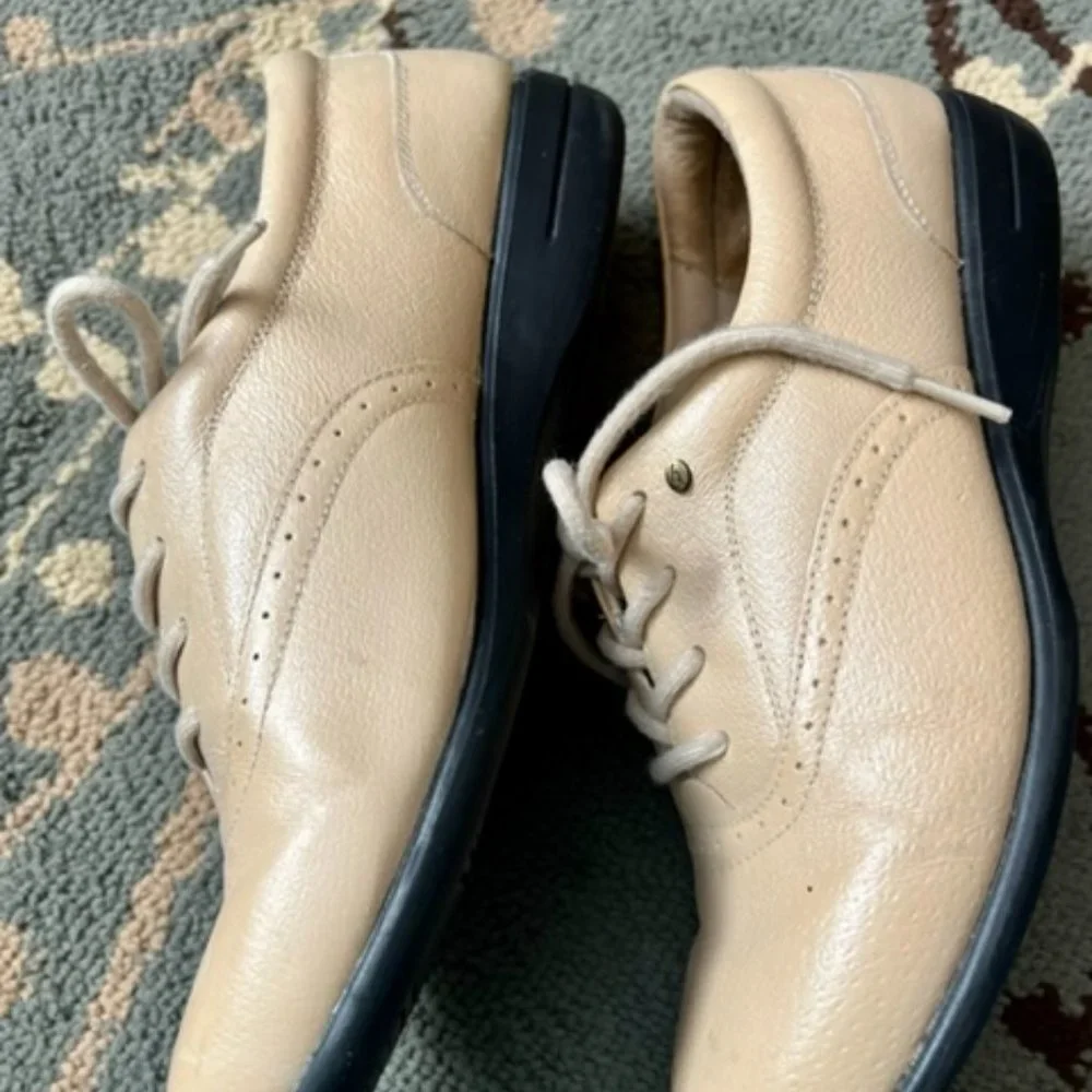 Women's Dr. Scholl's Lace-Up Oxfords - Size 10M